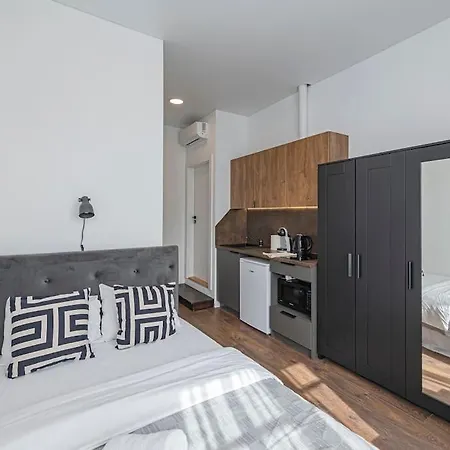 Apartment Minimalist Studio 1 By Hostlovers *